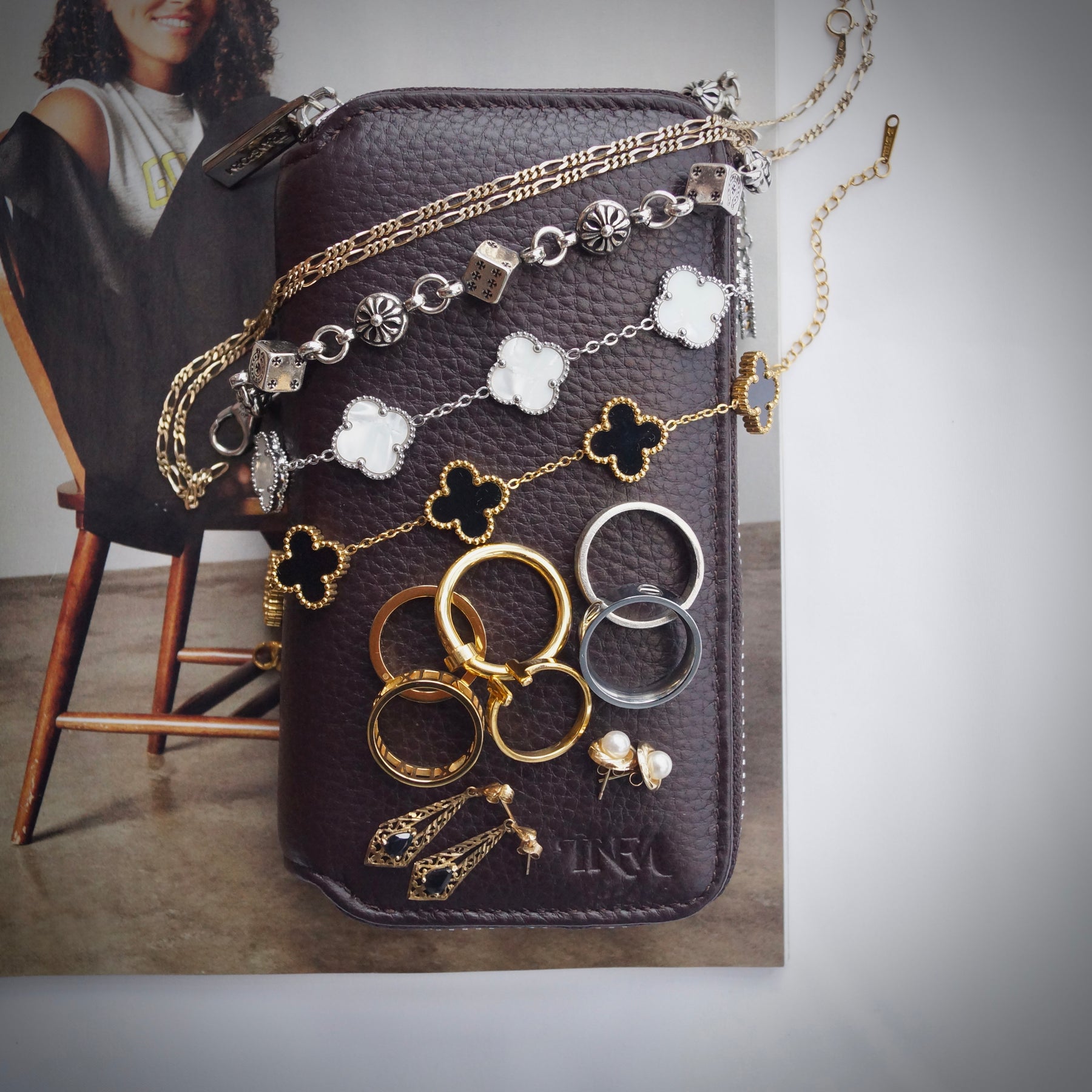 The Compact - Dark Brown