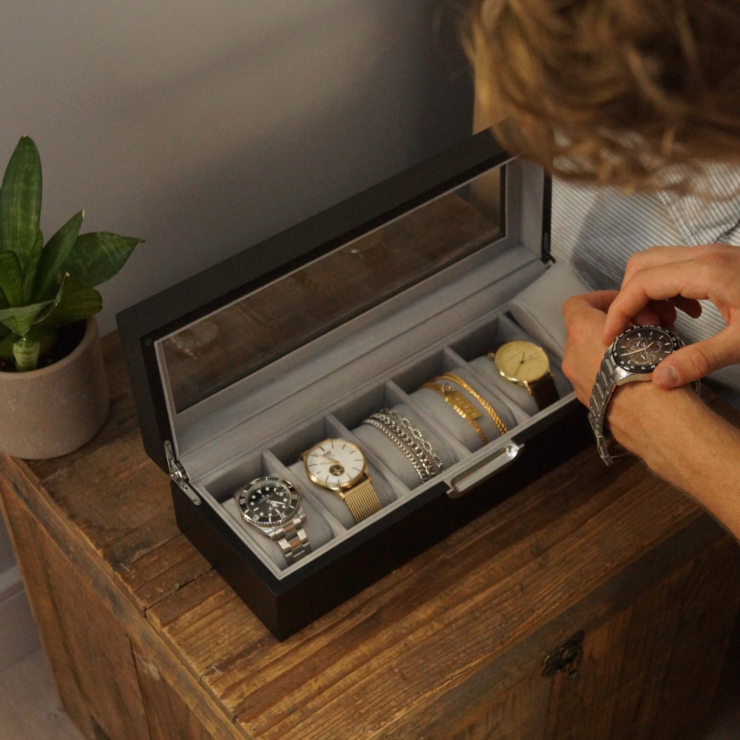 How to Keep Watches in Good Condition