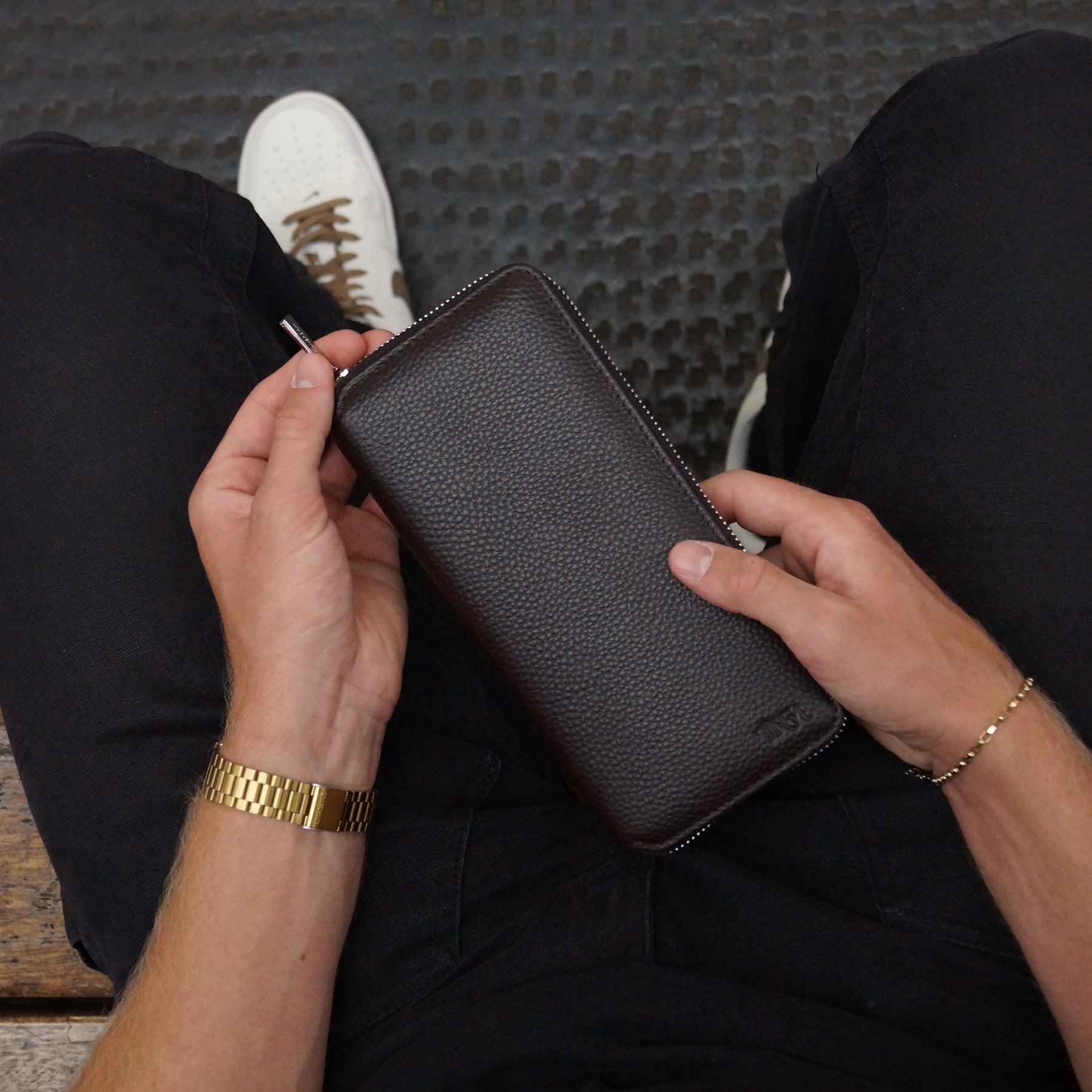 The Grande - Dark Brown